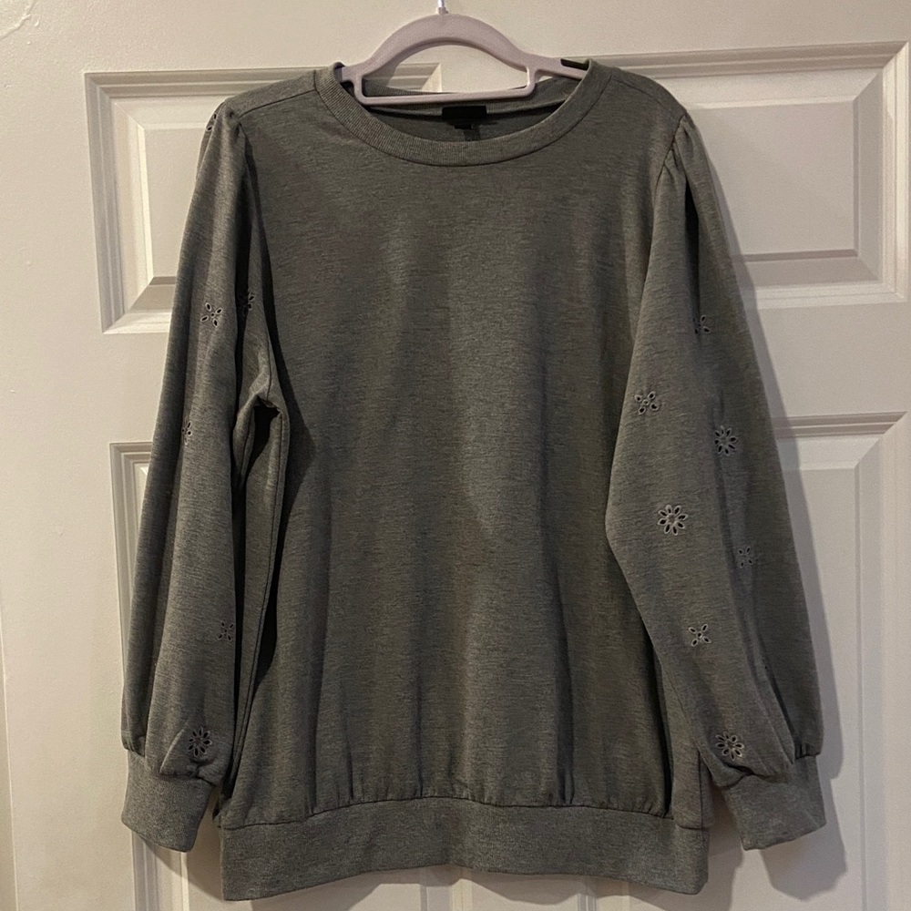 🧡 Women’s TORRID sweatshirt top